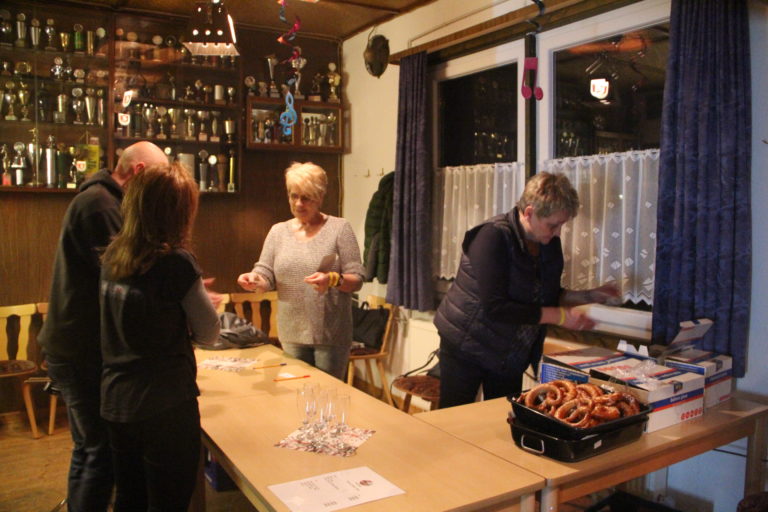 Der Sekt entkorkt...